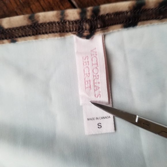 VICTORIA'S SECRET Animal Print Bathing Suit Sarong - Picture 2 of 5